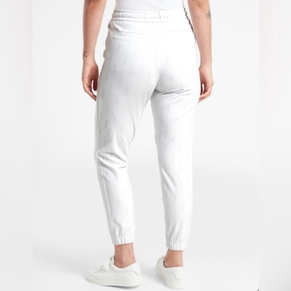 Athleta 22 Plus Farallon Printed Jogger NWT Gray & White - Picture 7 of 9
